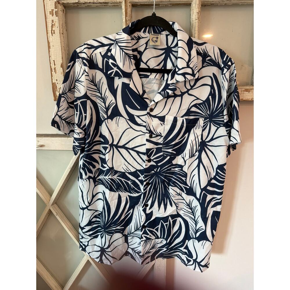 Hardaddy size medium blue & white Hawaiian style shirt